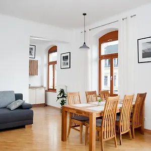  Apartment 1-raum-wohnung Zentral Gelegen
